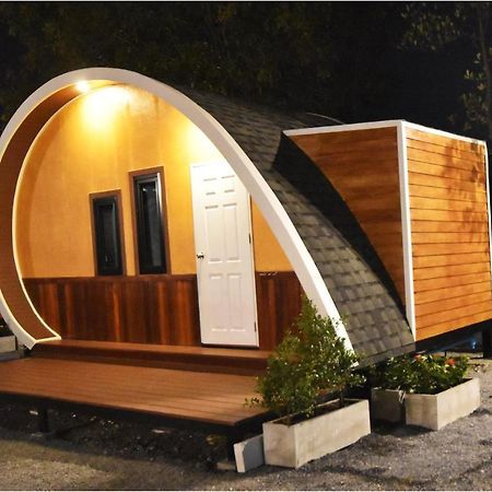Tiny Hut Resort Bangkok Esterno foto