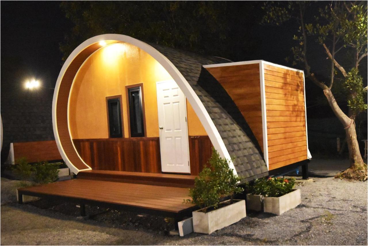 Tiny Hut Resort Bangkok Esterno foto