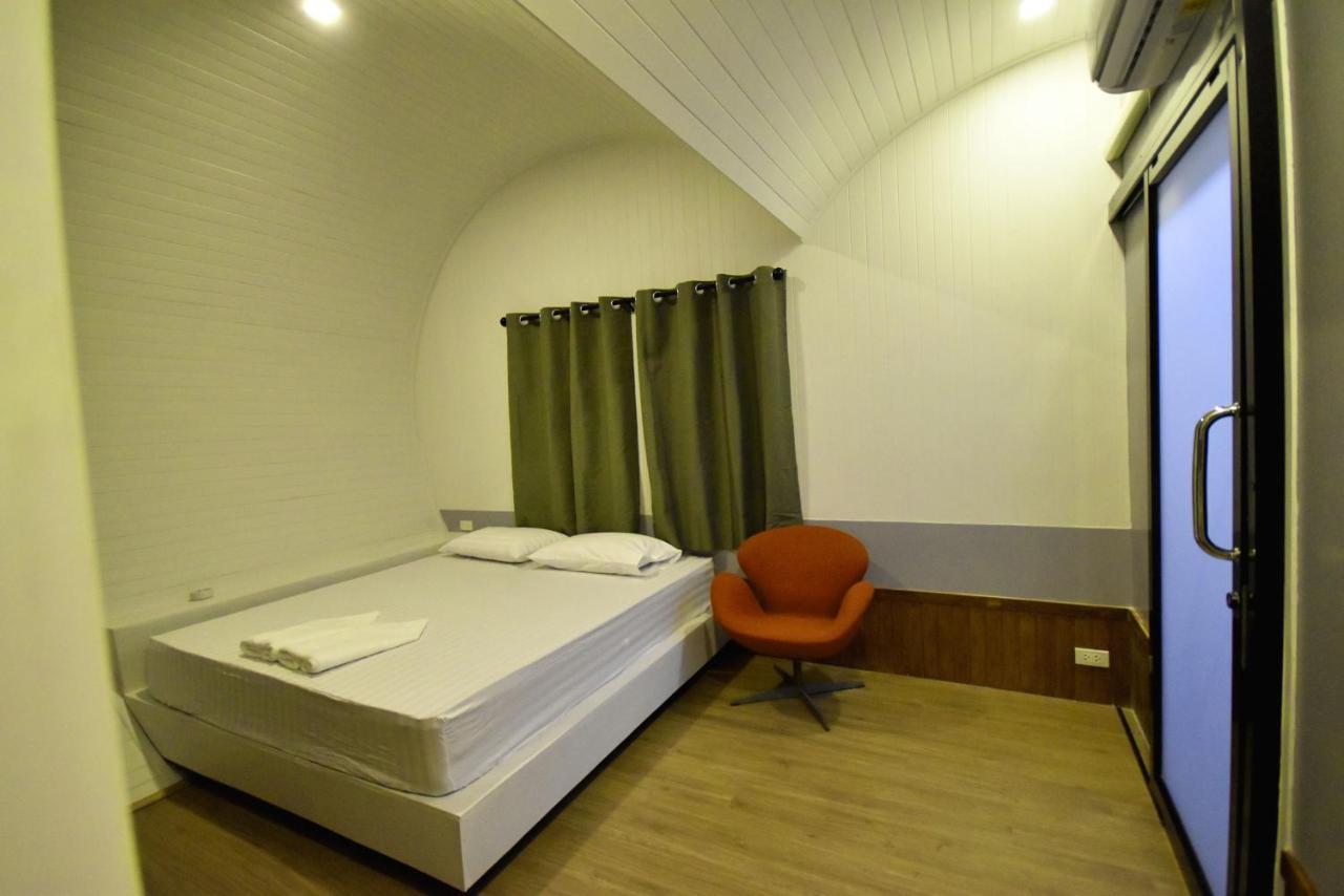 Tiny Hut Resort Bangkok Esterno foto
