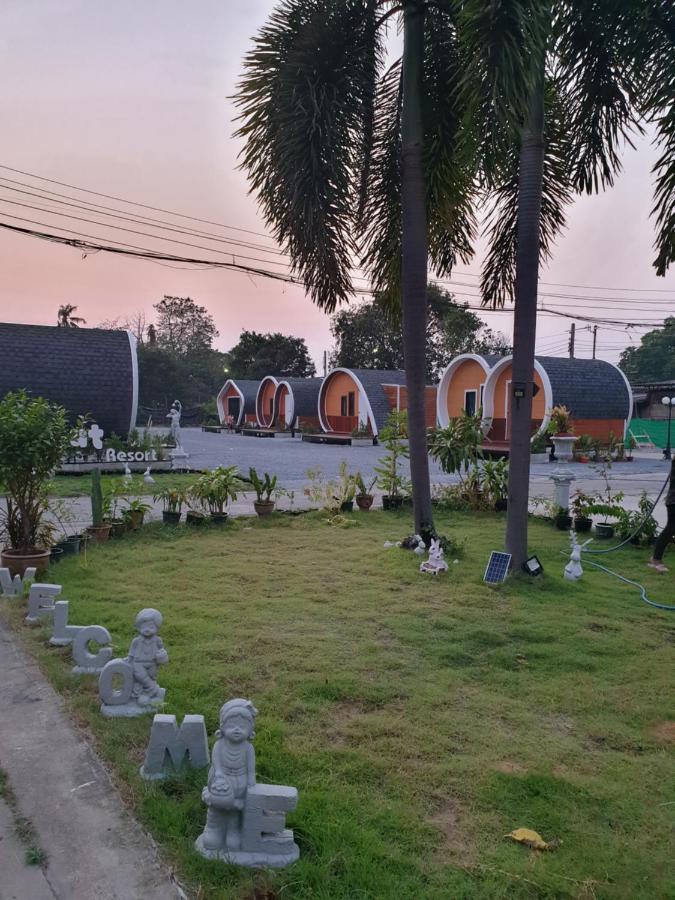 Tiny Hut Resort Bangkok Esterno foto